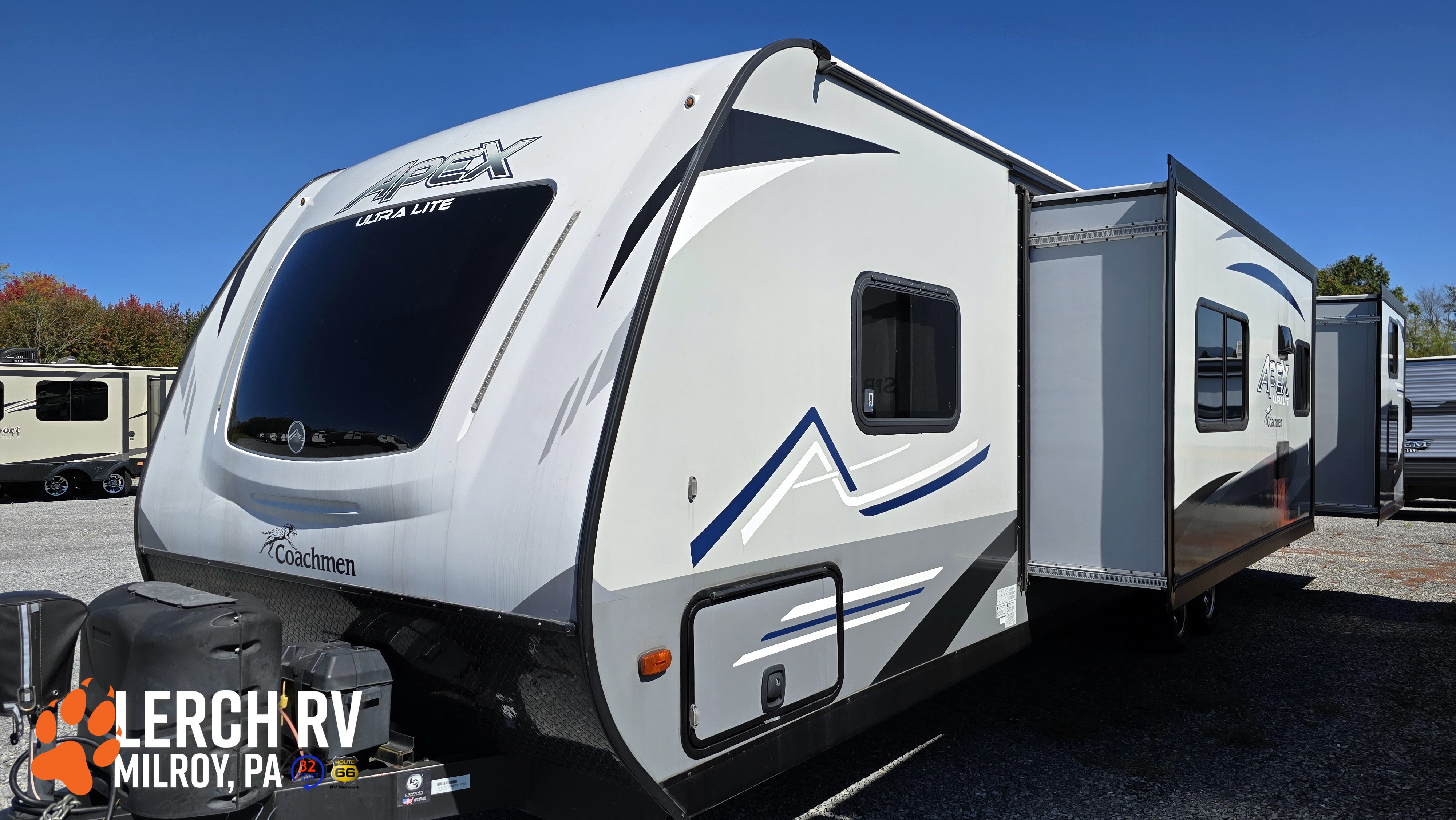 2019 FOREST RIVER APEX 300BHS - Image 3