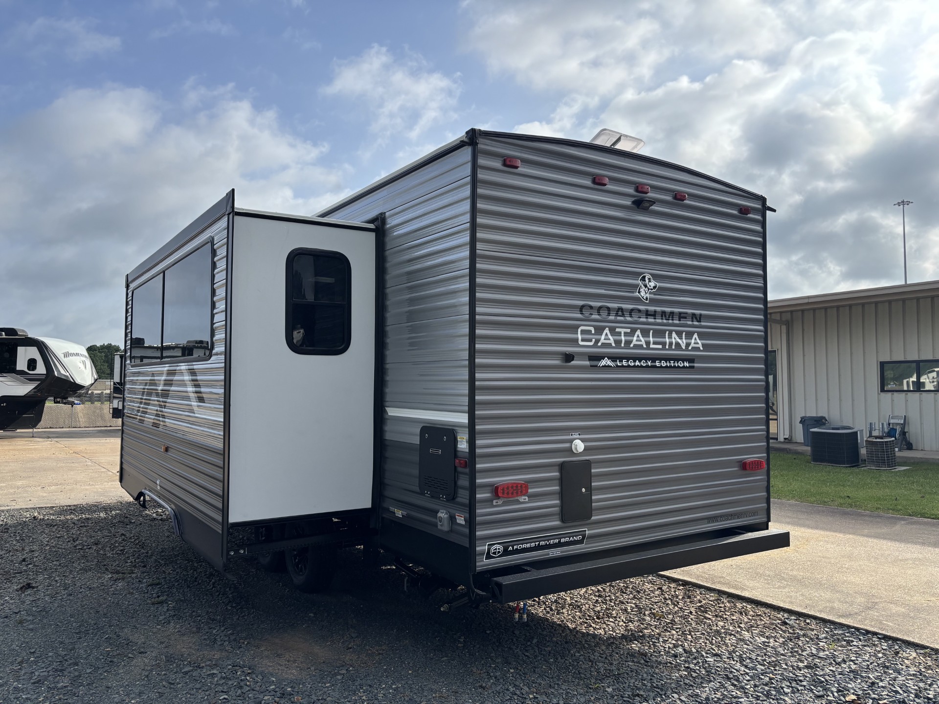 2027 Coachmen Catalina Legacy Edition 243RBS - Image 6