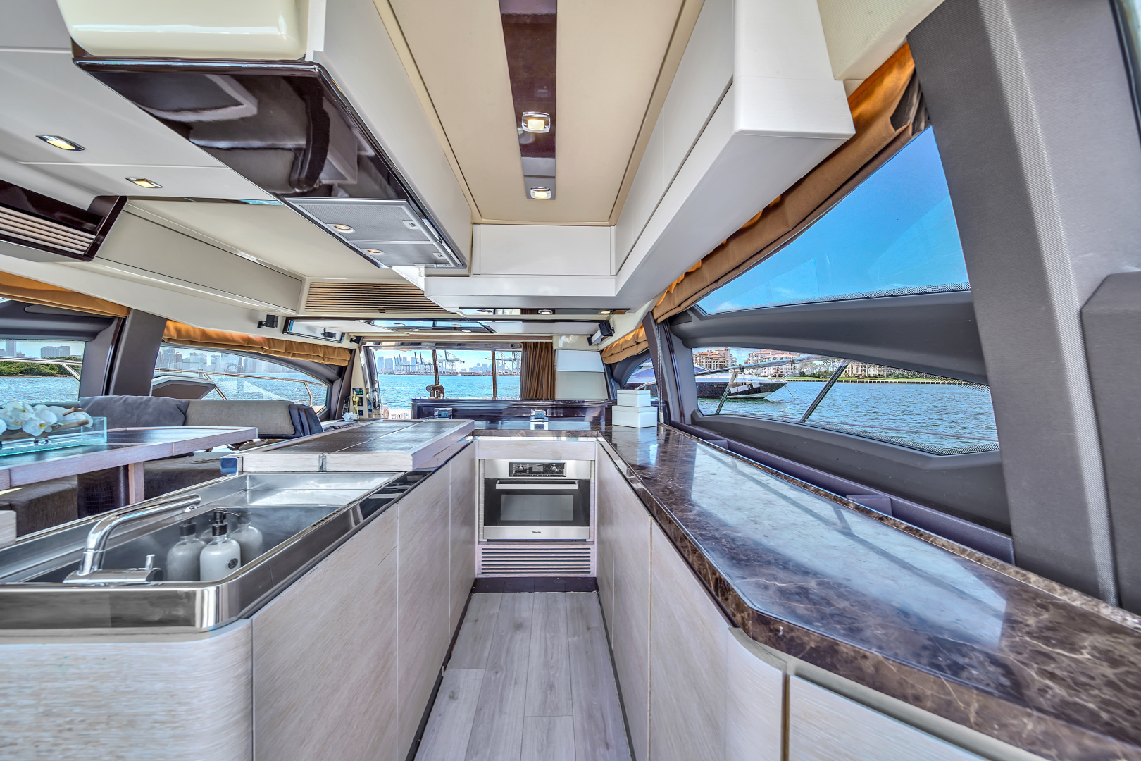 2012 Azimut 64 FLY - Image 63