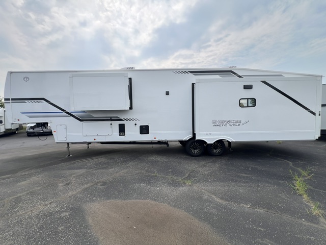 2026 CHEROKEE ARCTIC WOLF 38LEAH.G - Image 5