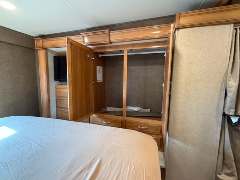2017 Thor Motor Coach Four Winds Super C 35SB - Image 23
