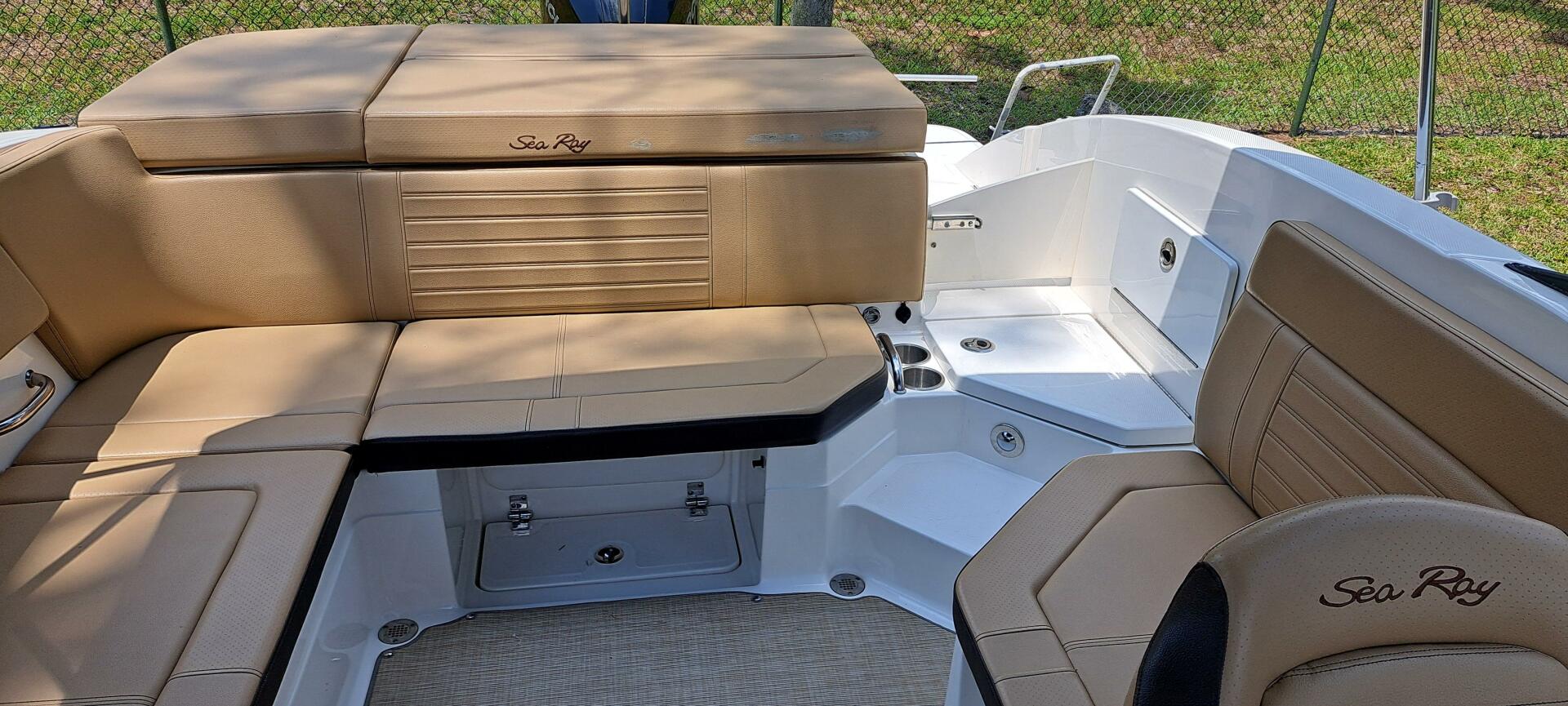 2019 Sea Ray SPX 230 OB - Image 25