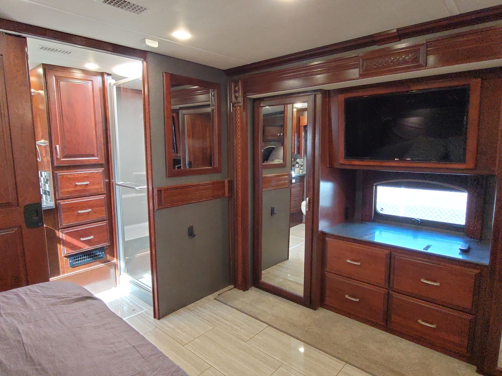 2017 Holiday Rambler Endeavor XE 38K - Image 26
