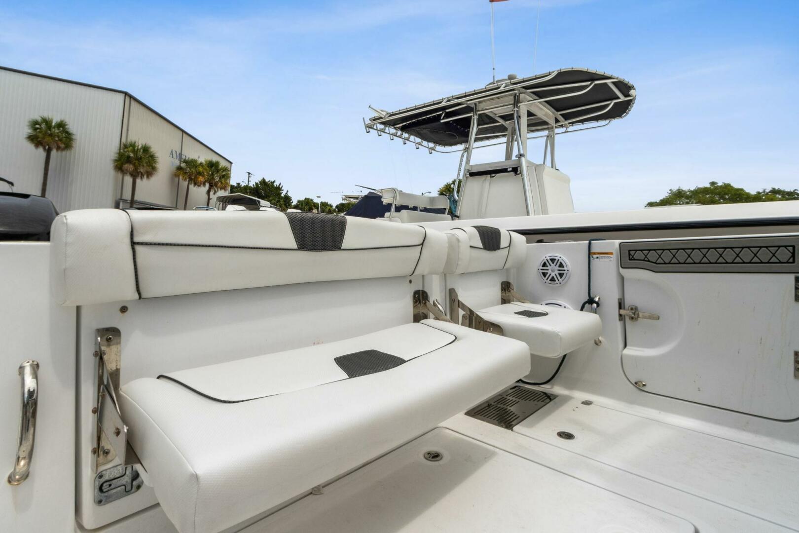 2023 Wellcraft 352 Fisherman Center Console - Image 10