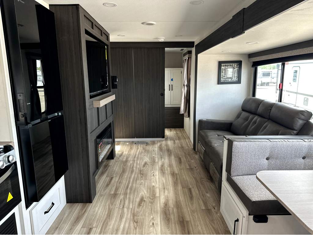 2027 VENTURE RV SIENNA 311VDB - Image 17