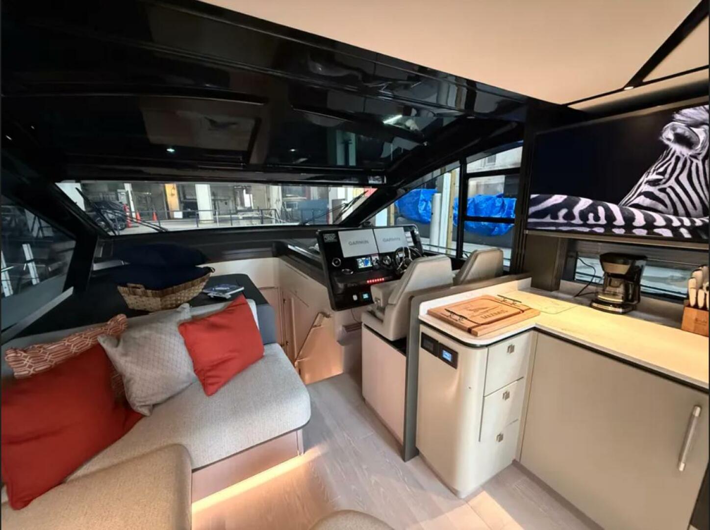 2025 Sunseeker 55 Predator - Image 5