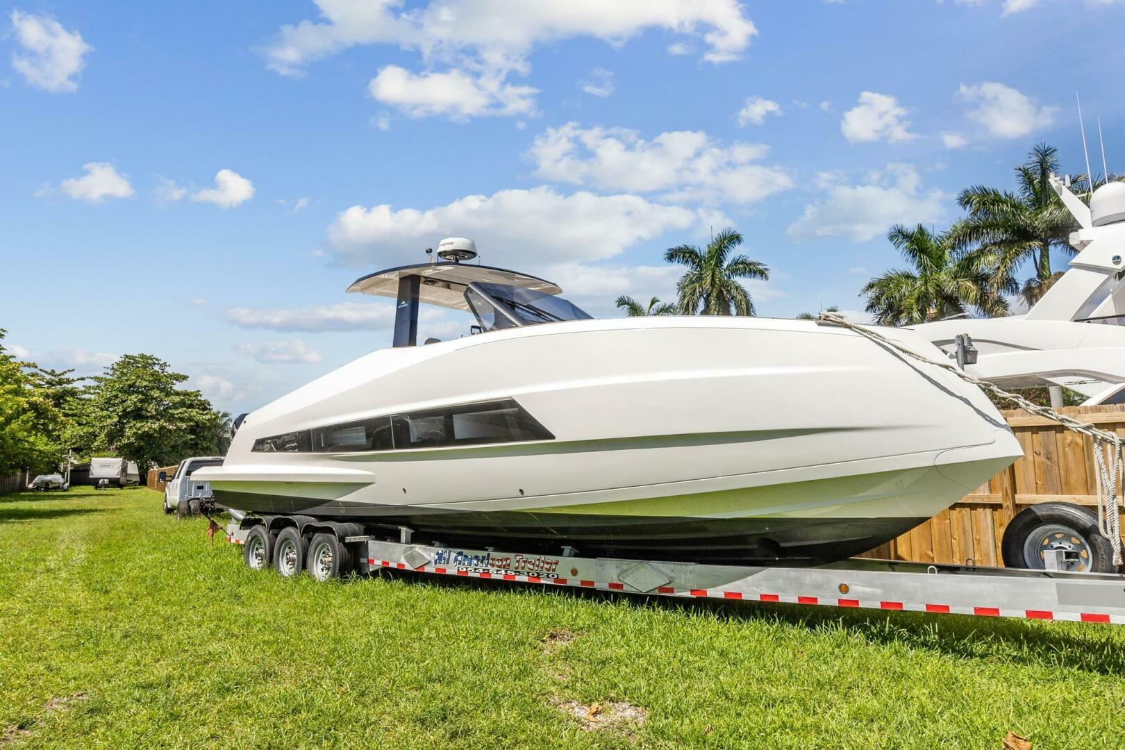 2023 Astondoa 377 Coupe Outboard - Image 6