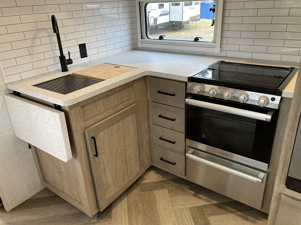 2023 Ember RV Touring Edition 26RB - Image 16