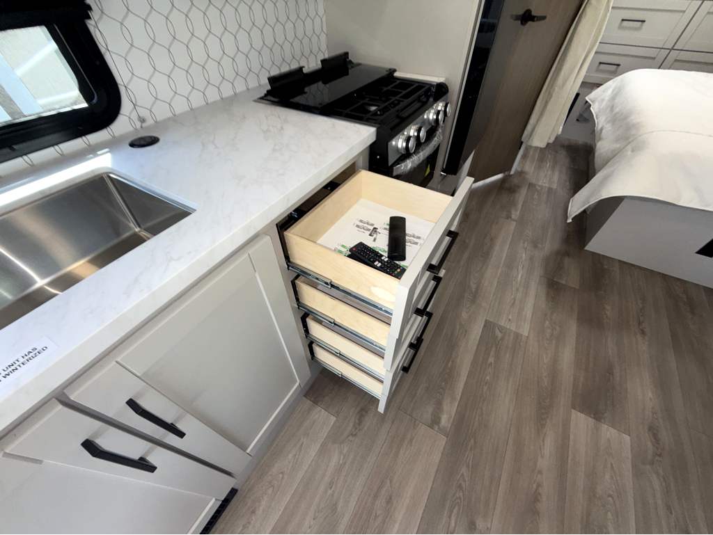 2027 ENTEGRA COACH ODYSSEY 24B - Image 20