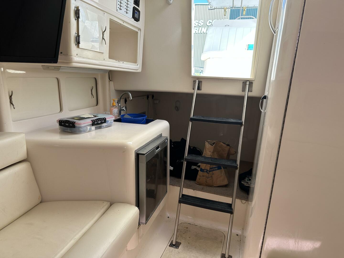 1994 Intrepid 376 Walkaround - Image 103