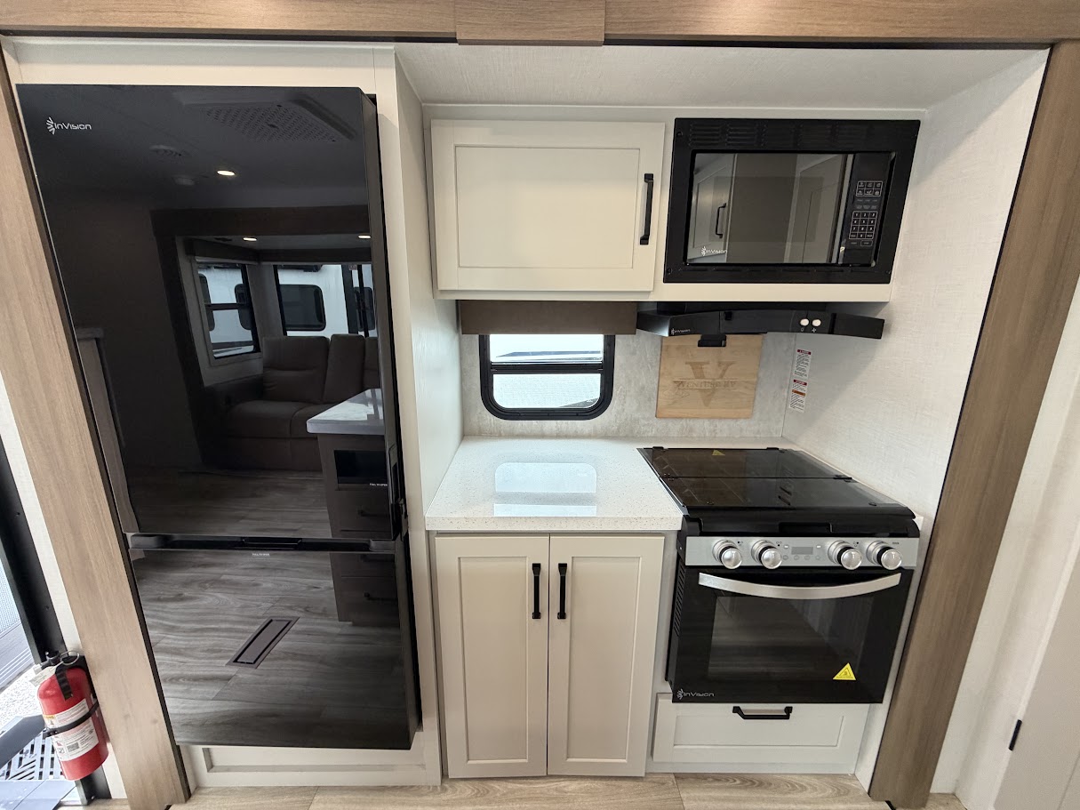 2027 VENTURE RV SPORTTREK 333VIK - Image 17
