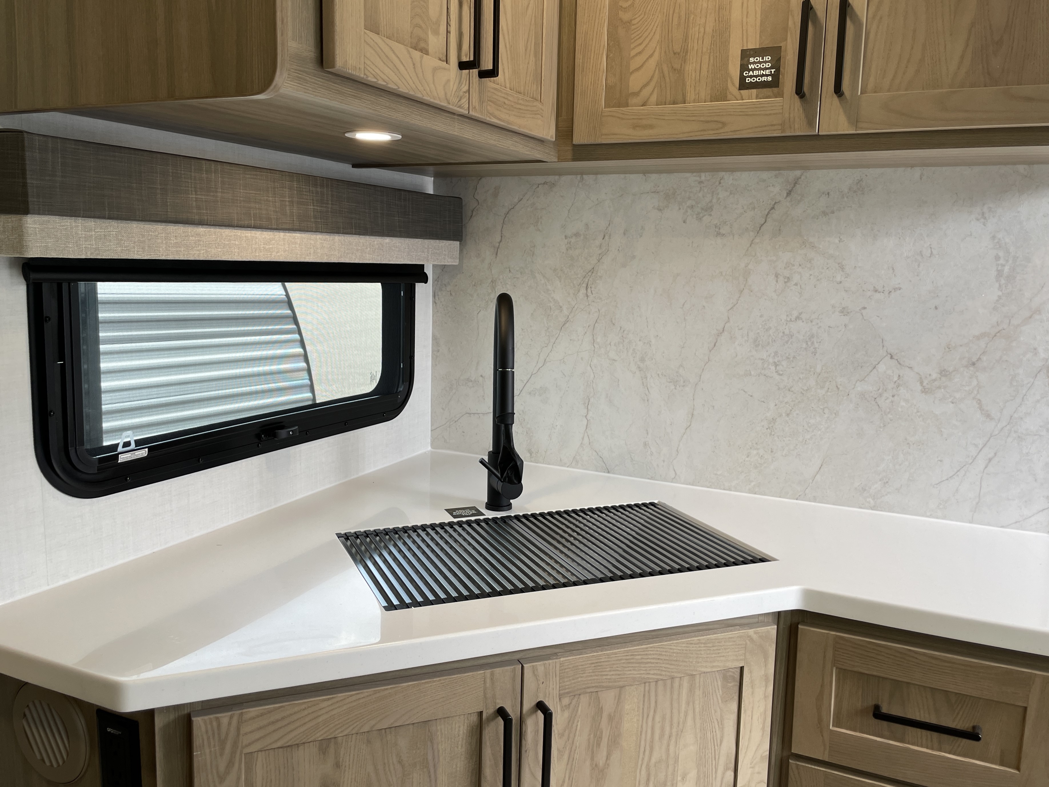2027 Forest River Rockwood Ultra Lite 2921RL - Image 13