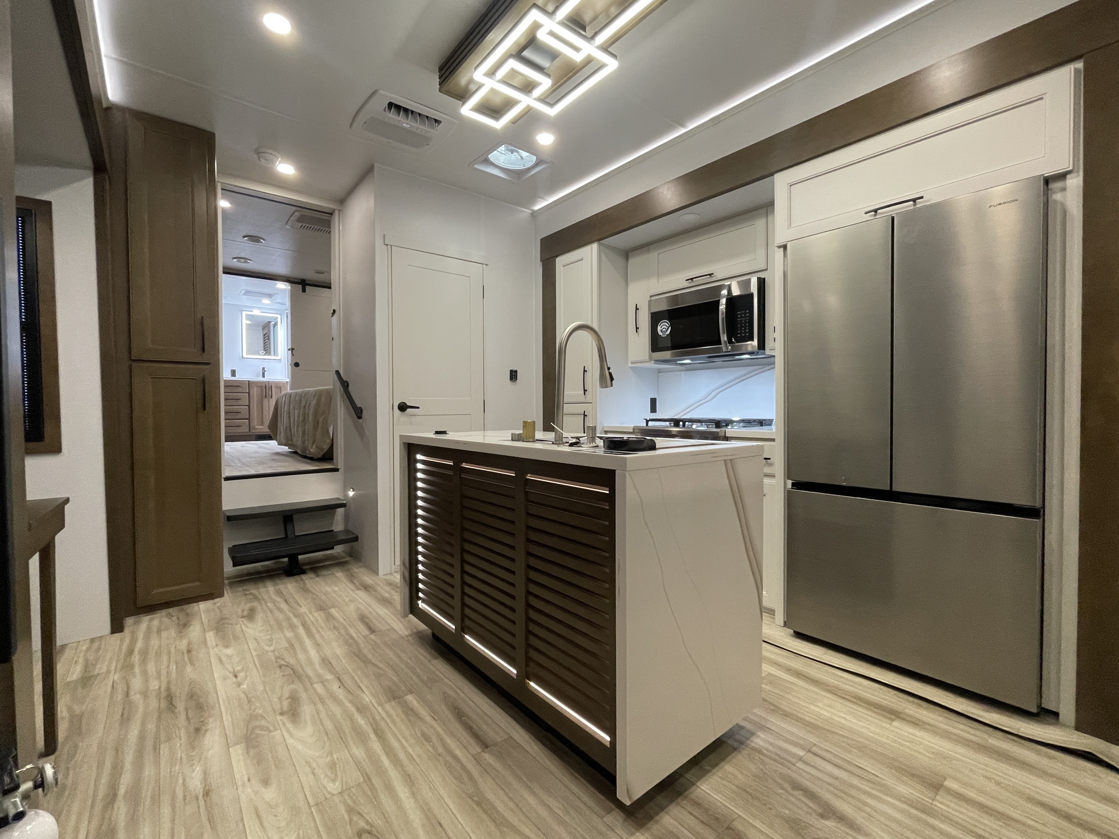 2027 Keystone Montana 3800FL - Image 13