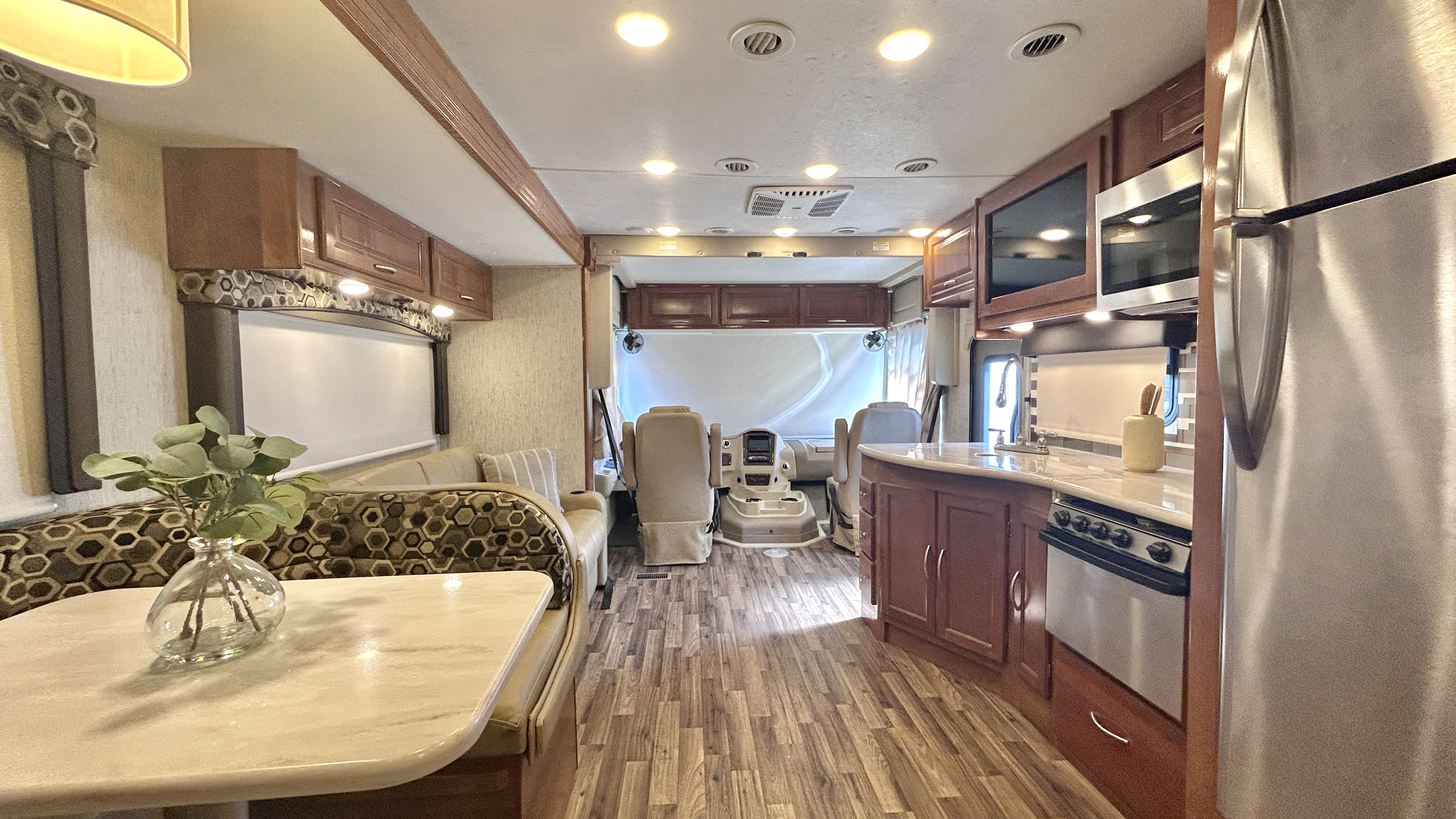 2019 Coachmen Mirada 35BH - Image 16