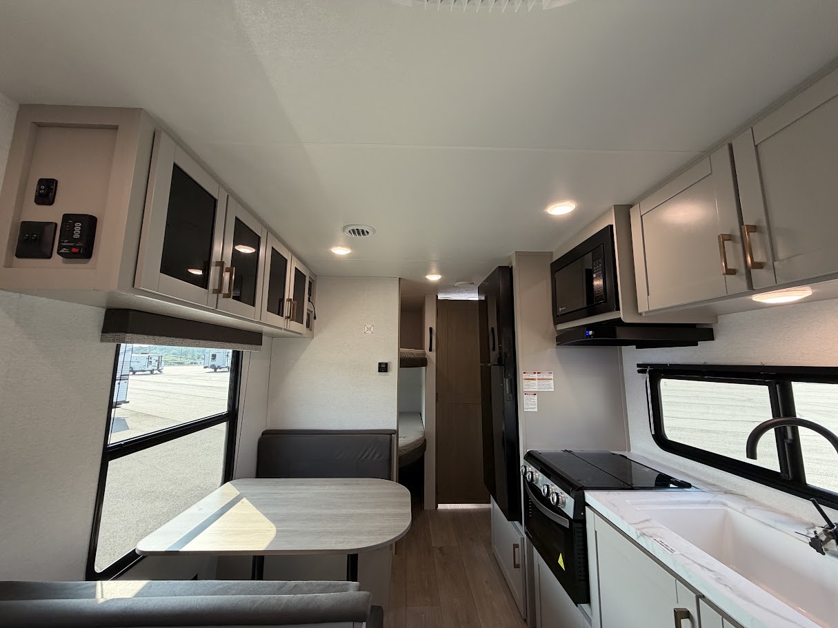 2027 Jayco Jay Flight SLX 260BH - Image 11