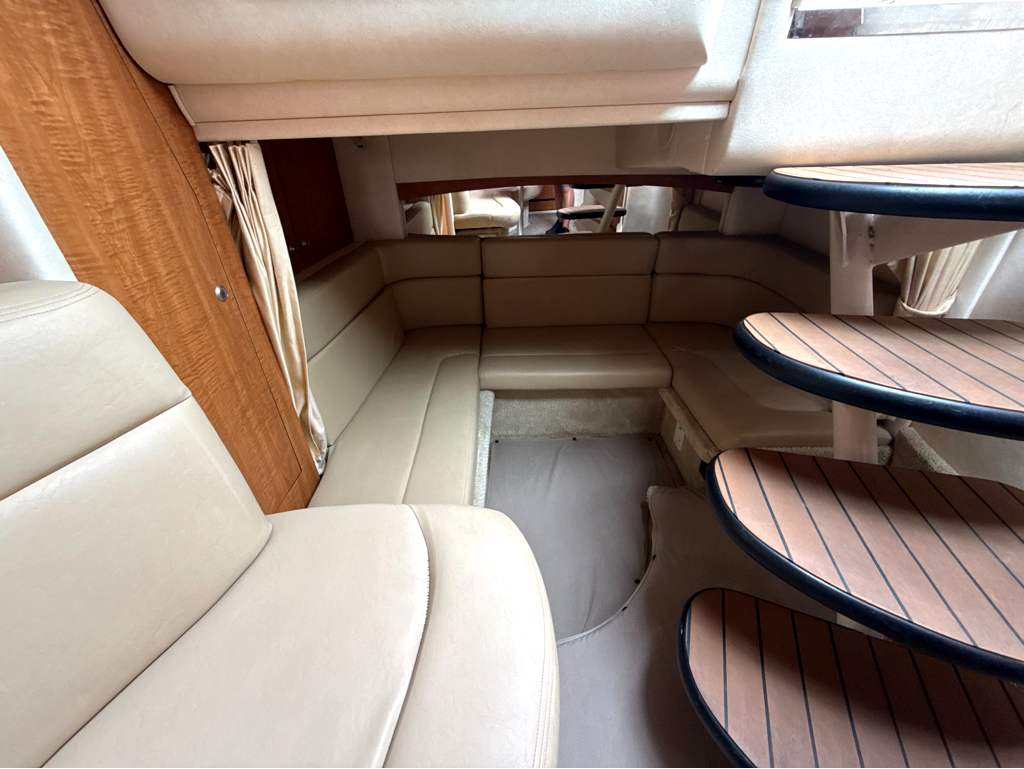 2006 Sea Ray 320 Sundancer - Image 11