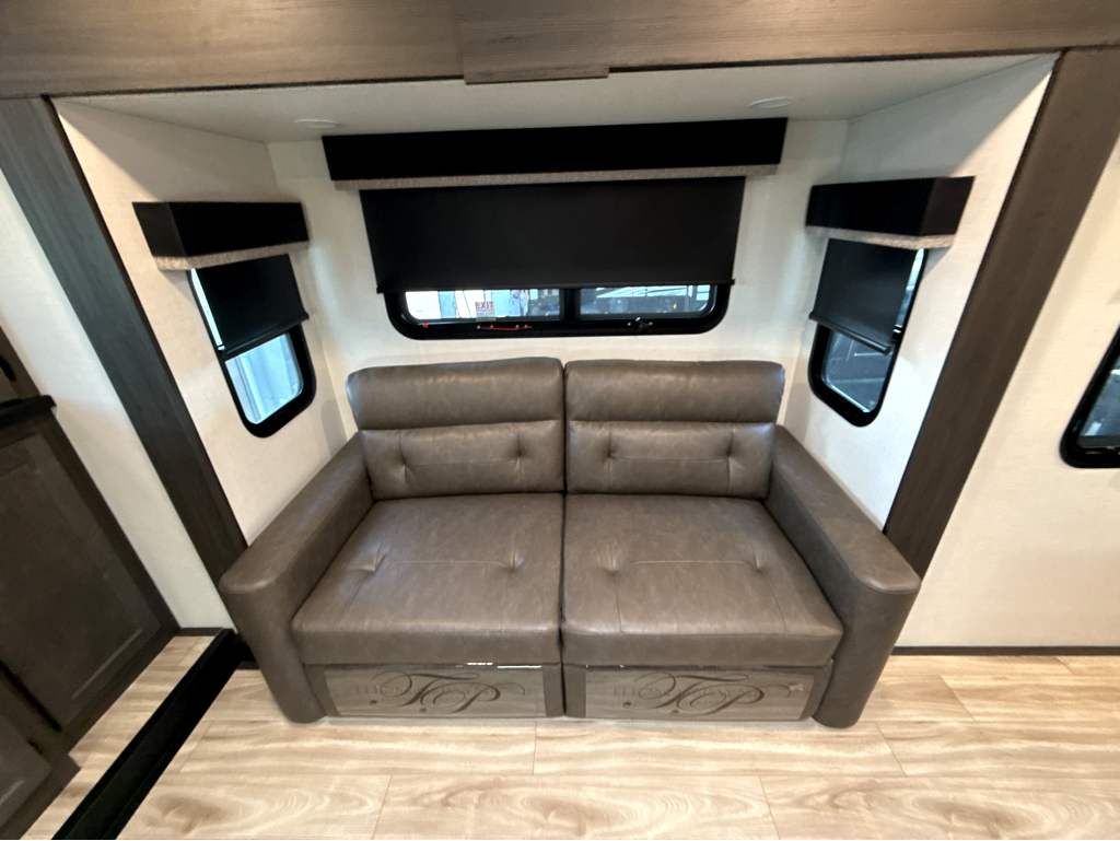 2026 VENTURE RV SPORTTREK 365VFL - Image 13