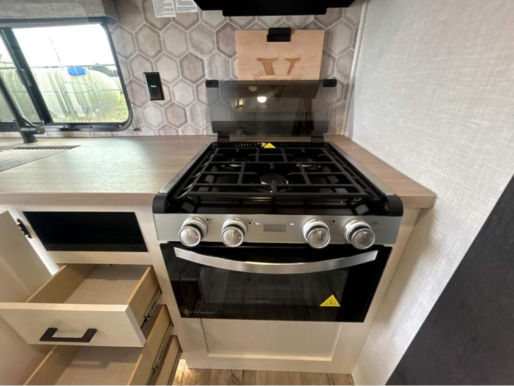 2026 VENTURE RV SIENNA 231VRK - Image 22