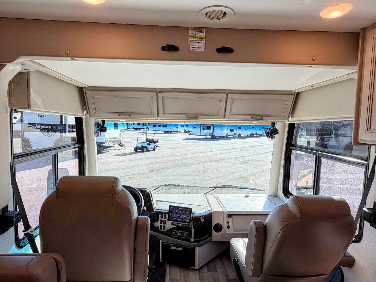 2026 THOR MOTOR COACH PALAZZO 33.5 - Image 8