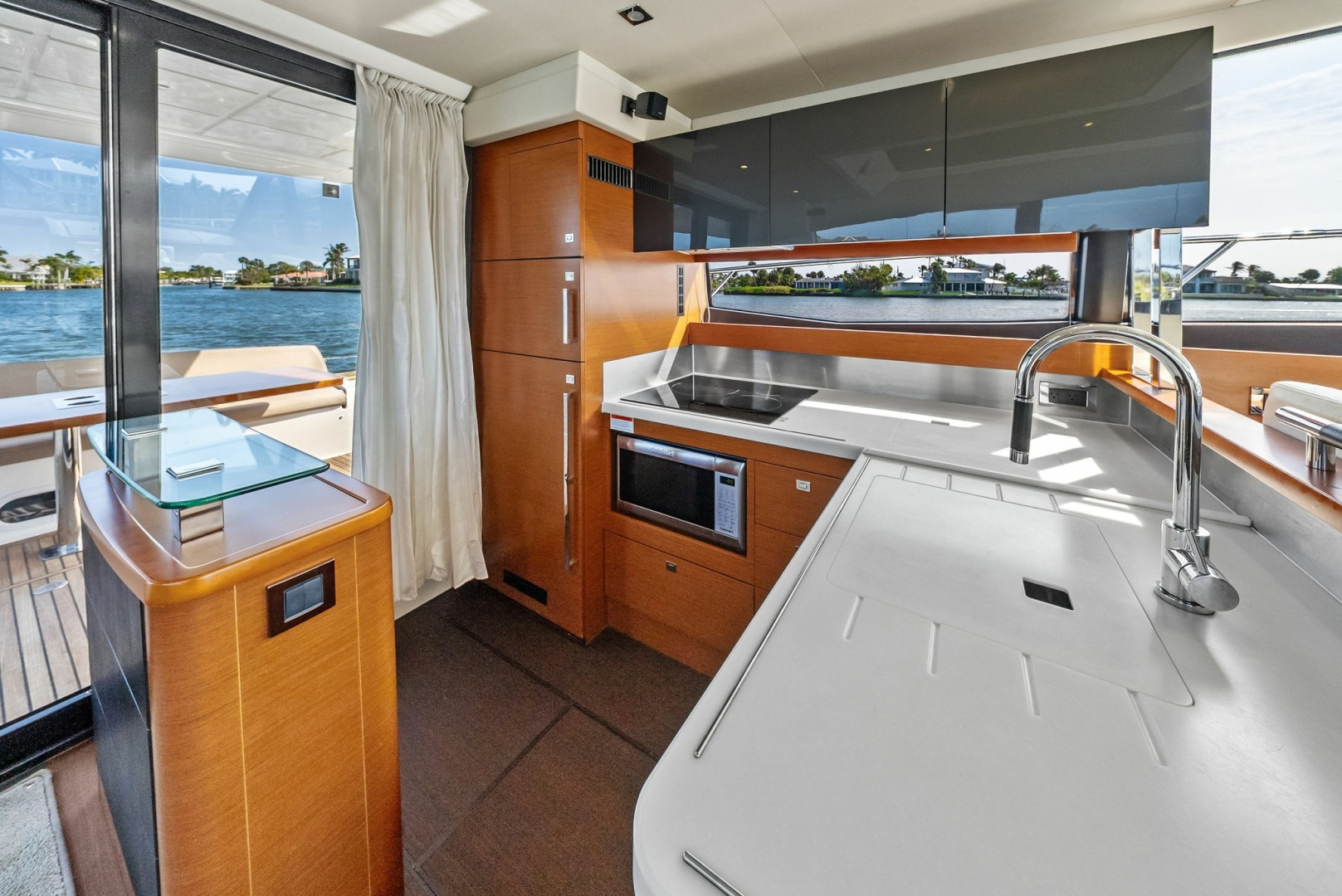 2015 Prestige 550 Base - Image 5