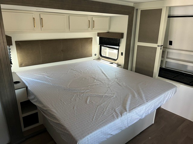 2027 Grand Design Transcend 315RKT - Image 18