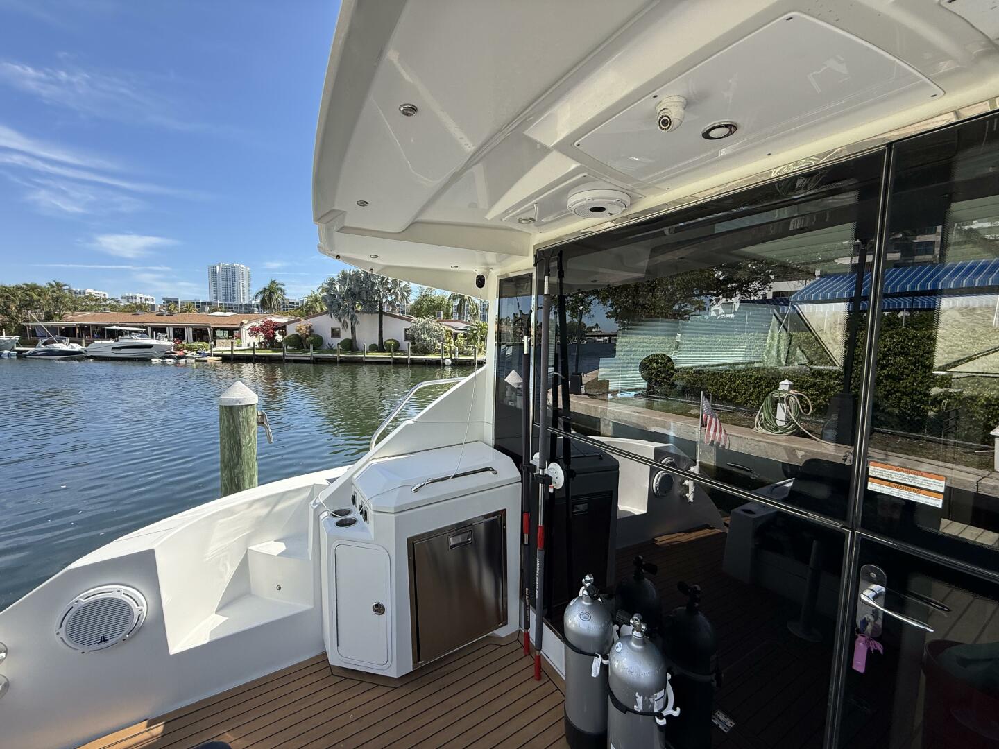 2014 Cruisers Yachts 45 Cantius - Image 35