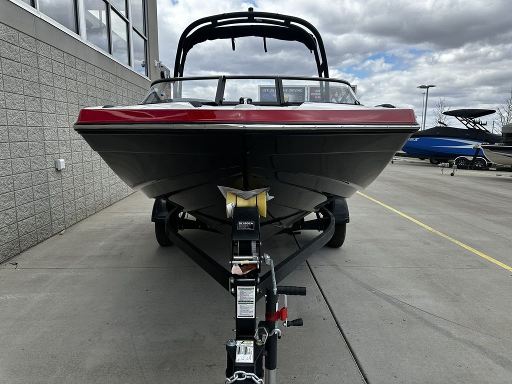 2025 Yamaha Boats AR195 - Image 4
