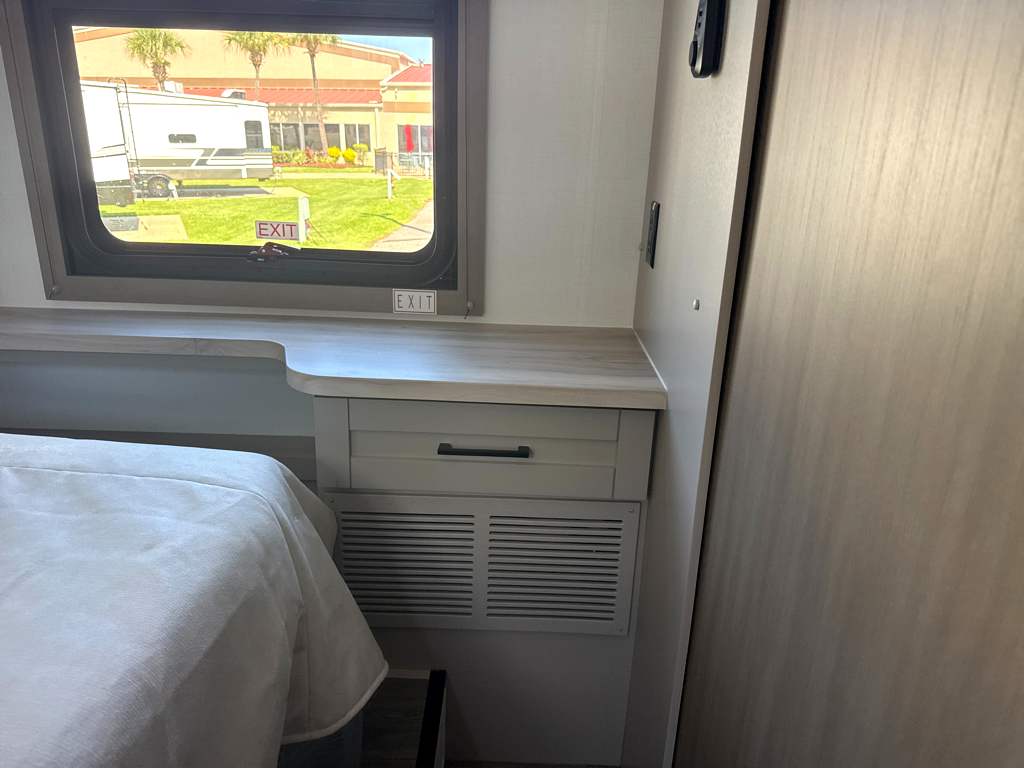 2027 ENTEGRA COACH ODYSSEY 30Z - Image 26