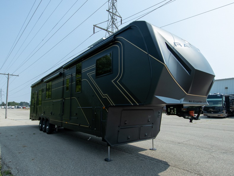 2026 Keystone Raptor 441HB - Image 1