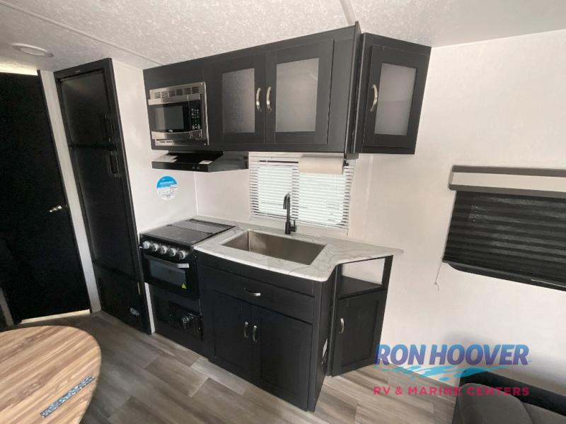 2023 COACHMEN 22SE - Image 4