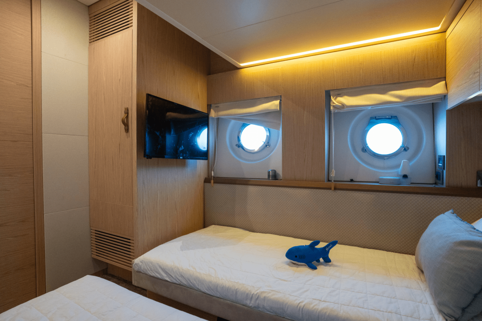 2019 Monte Carlo Yachts MC6 - Image 51
