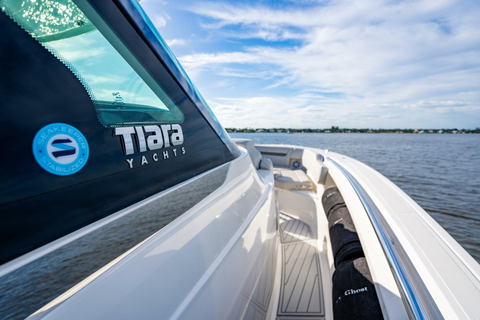 2022 Tiara Yachts 43 LS - Image 67