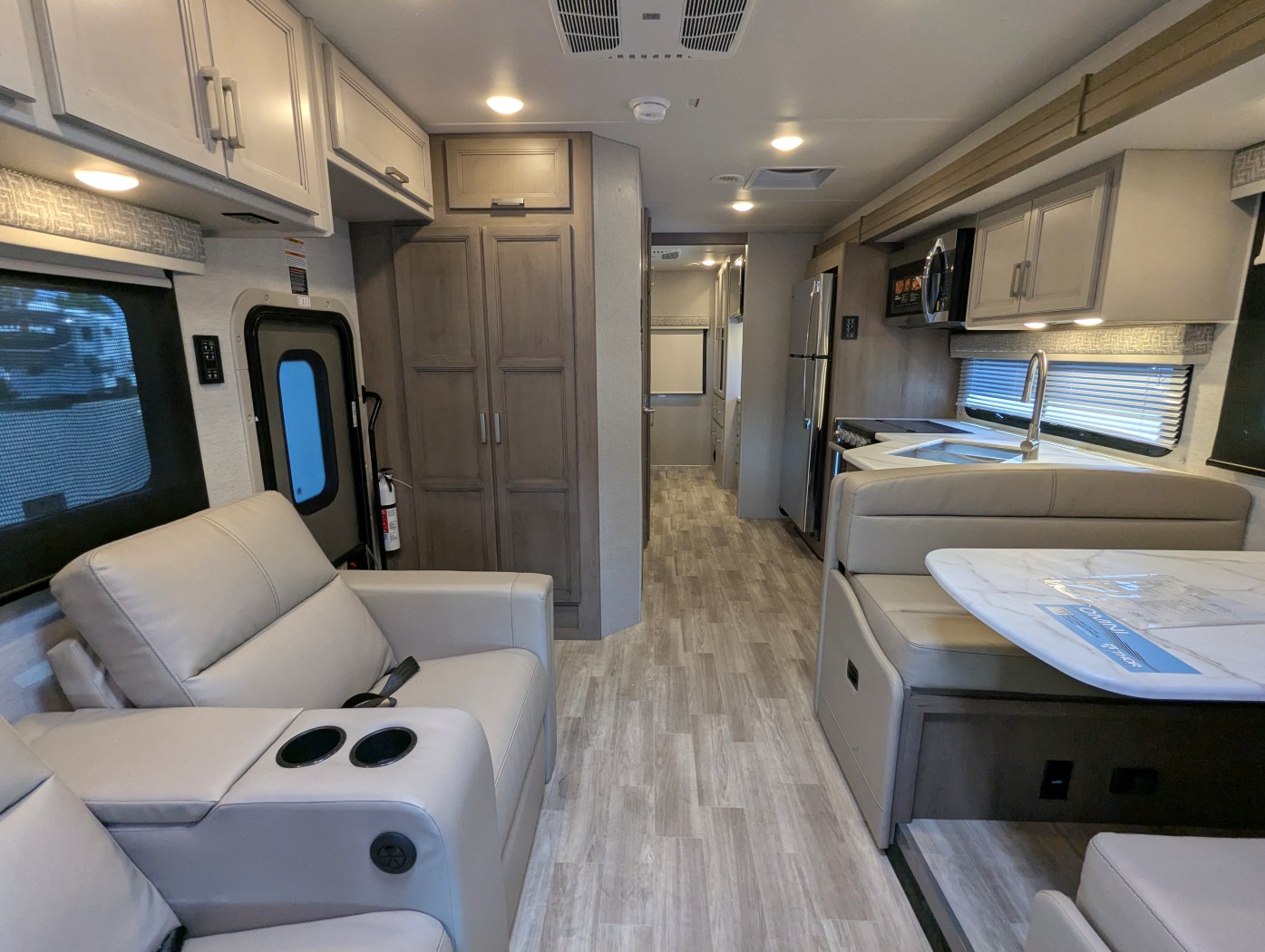 2026 Thor Motor Coach Omni Trail