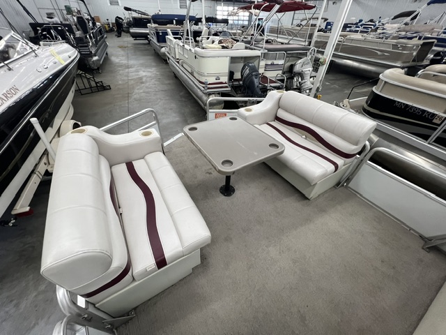 1997 SUN TRACKER PARTY BARGE 21 - Image 8