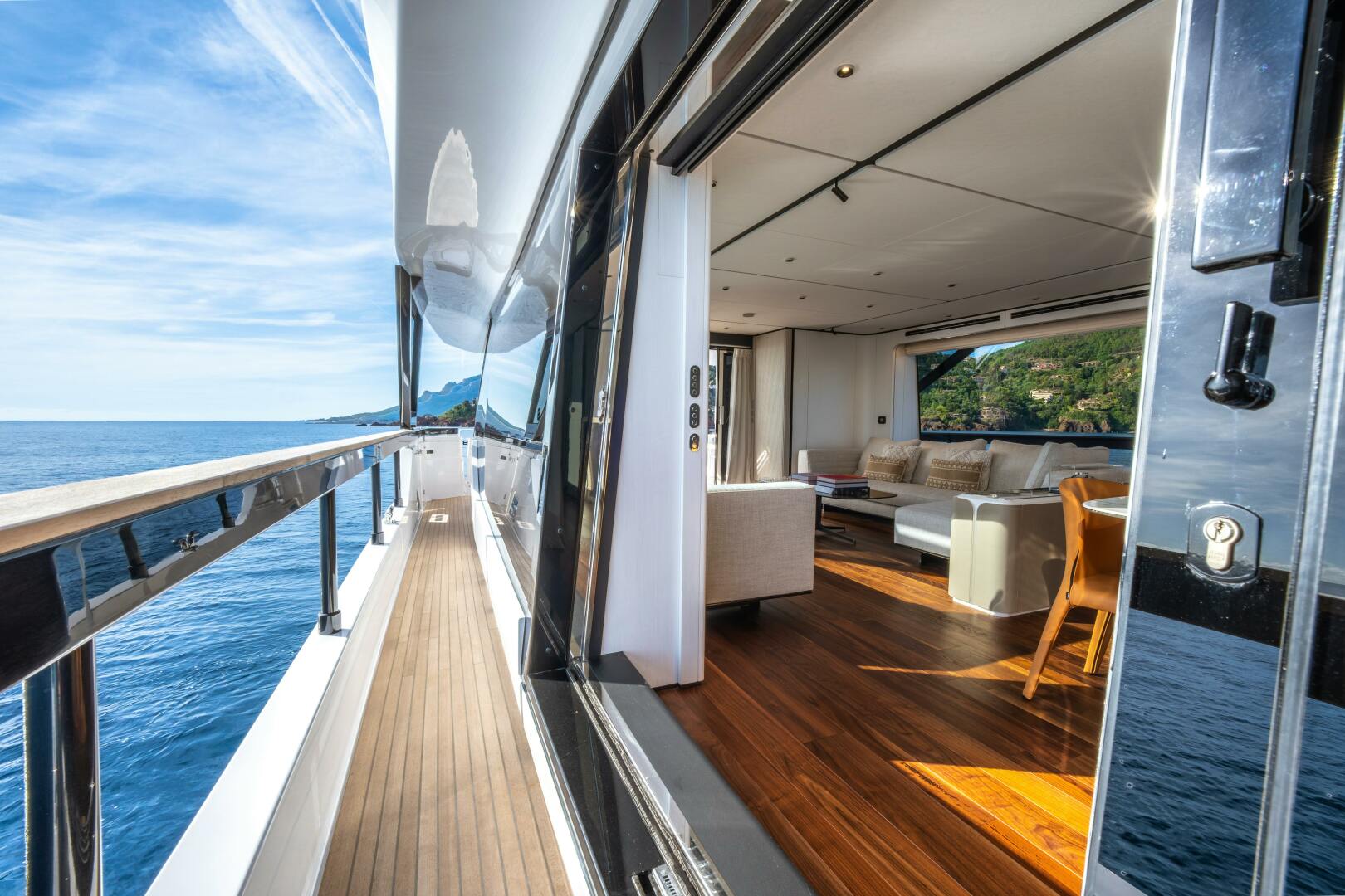 2025 Ferretti Yachts Ferretti 940 - Image 12