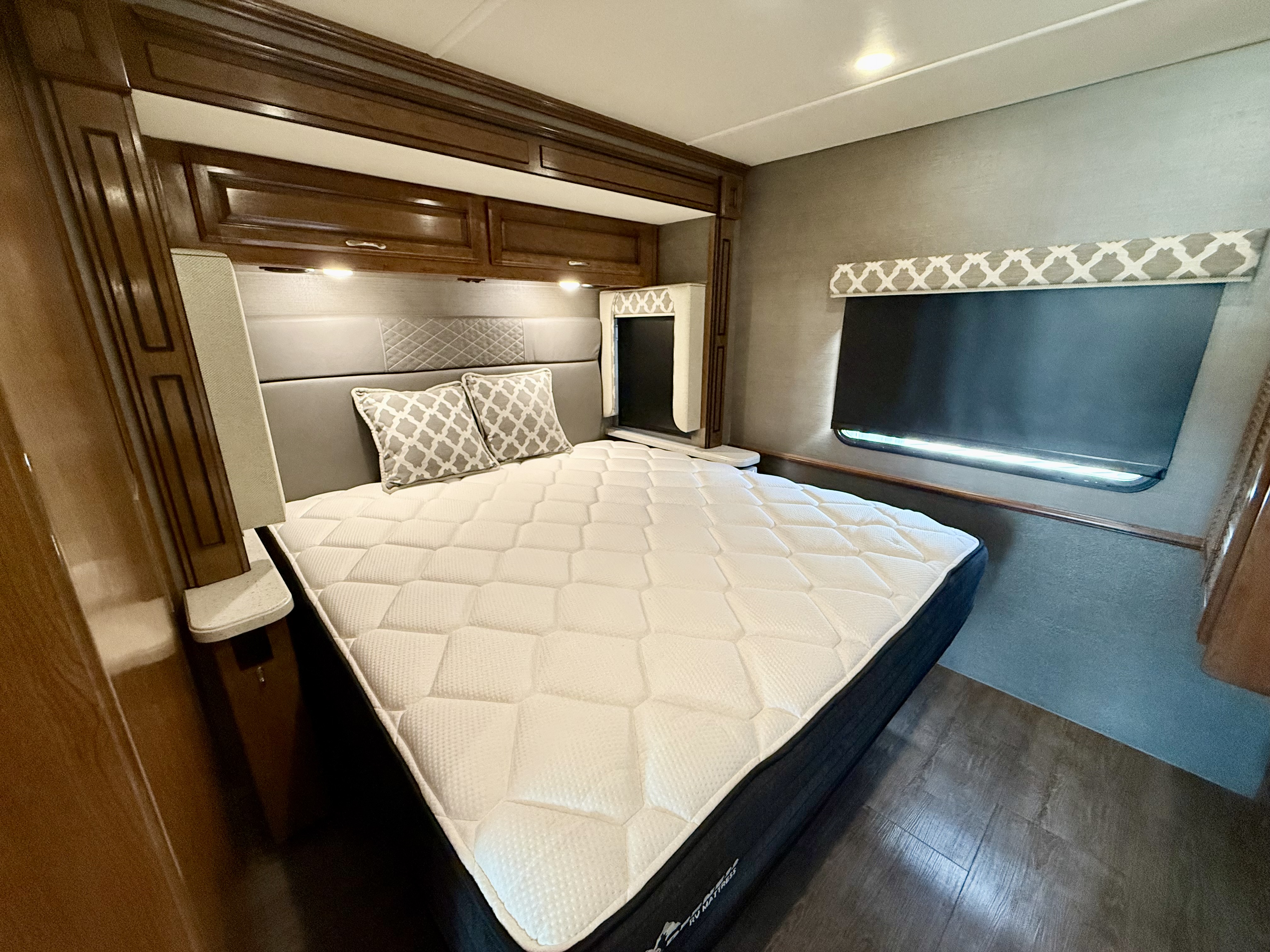 2018 Southwind 34C FULL BODY PAINT - Image 22