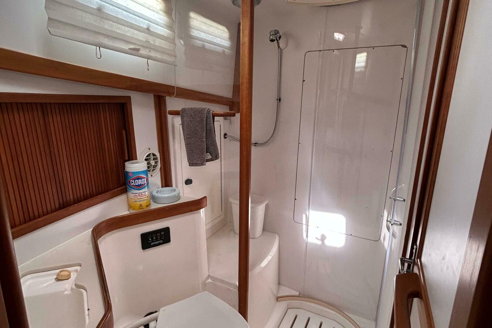 2004 Sabre 36 Flybridge - Image 36