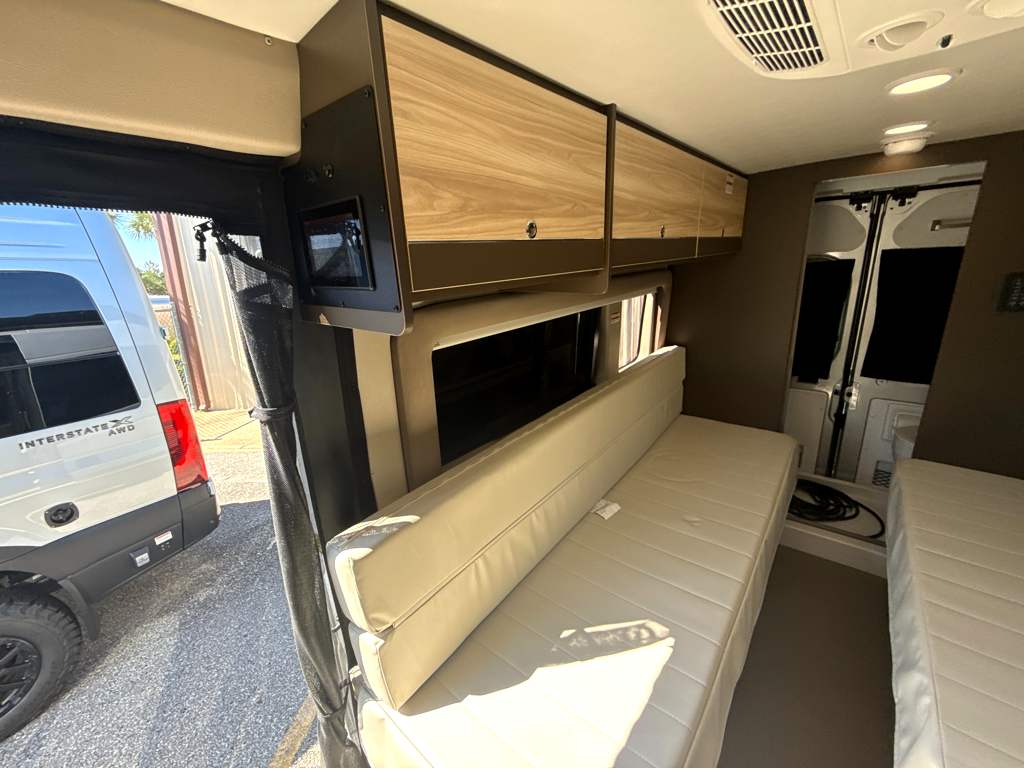 2027 ENTEGRA COACH ETHOS 20T - Image 11