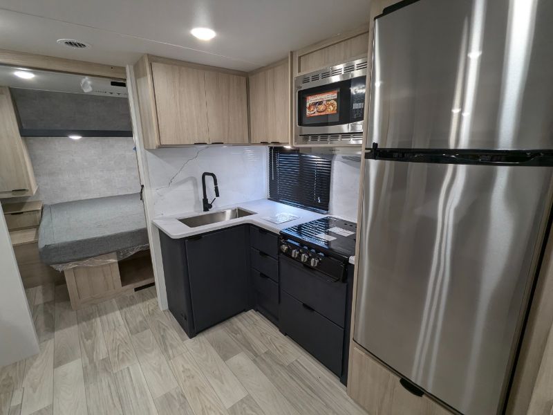 2025 Winnebago Minnie