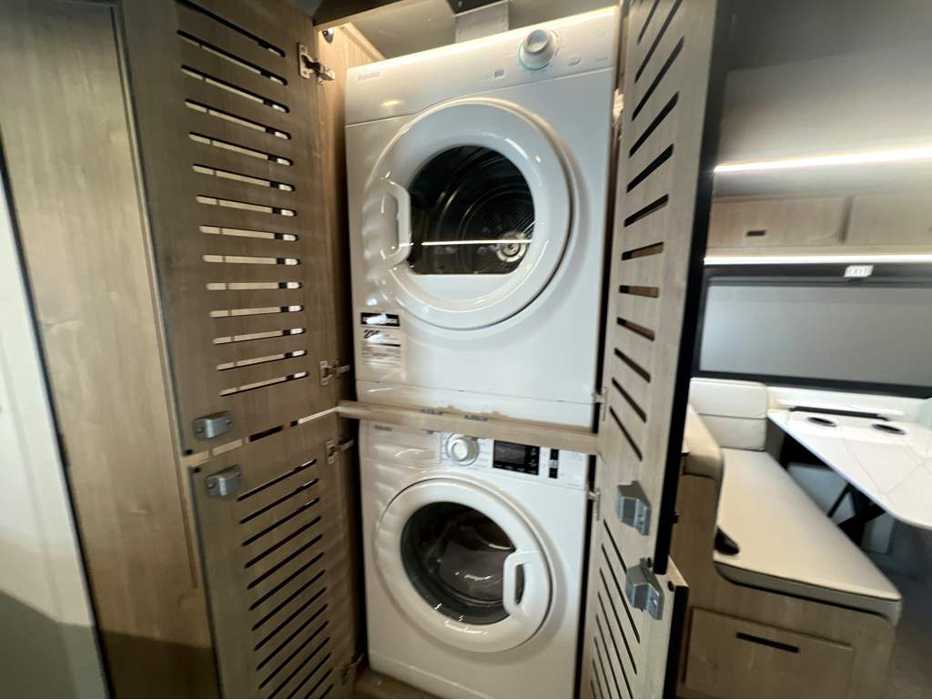 2026 GRAND DESIGN LINEAGE SERIES F 31ZW - Image 22