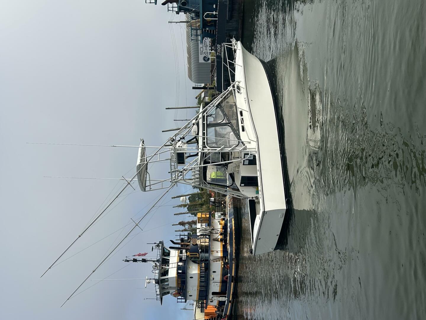 1995 Carolina Classic 28 Express - Image 10
