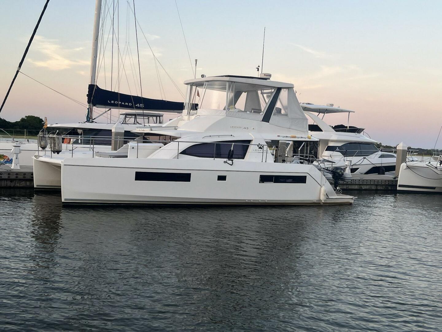 2018 Leopard 43 Powercat - Image 3