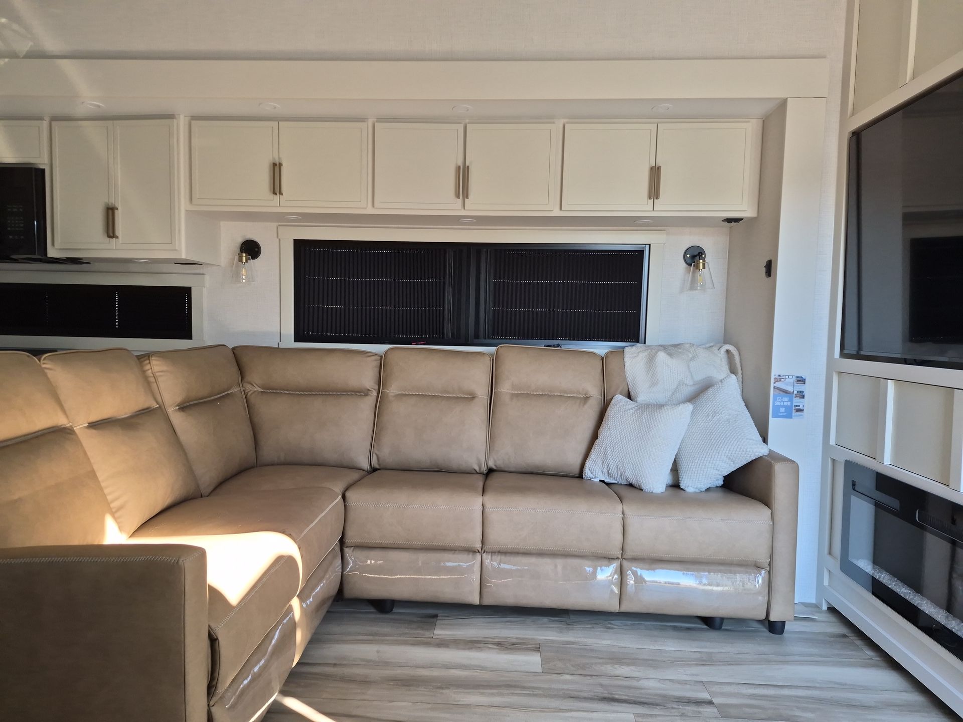 2027 Brinkley RV MODEL Z 3510 - Image 15