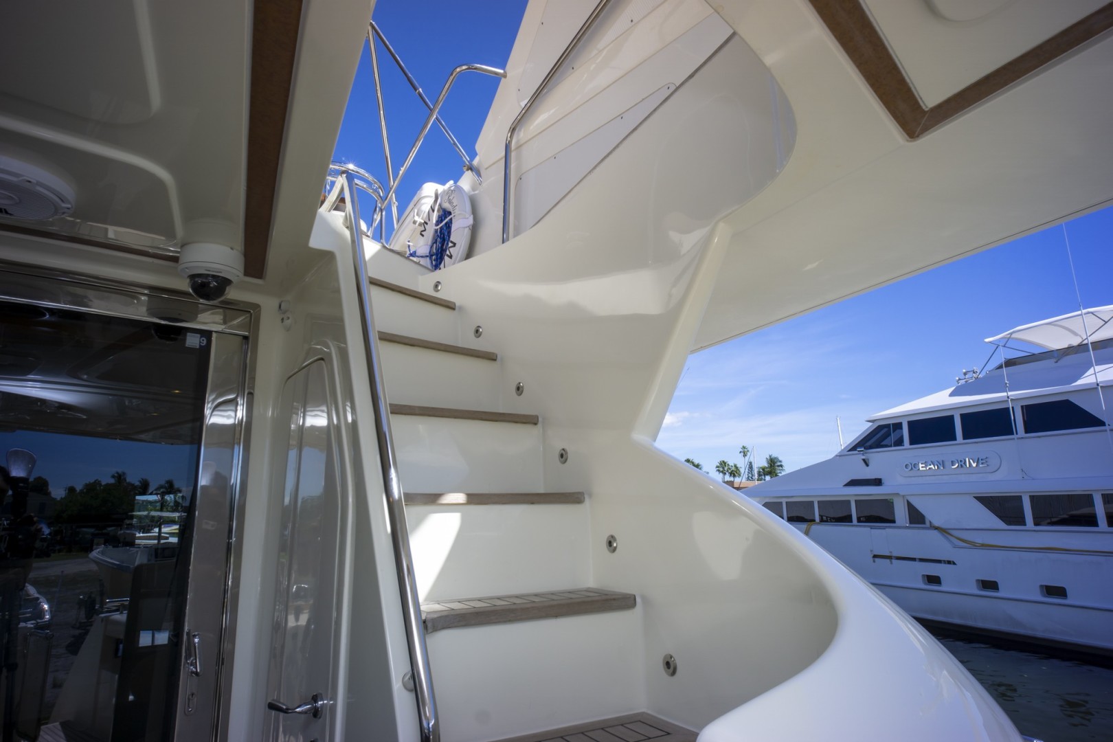 2000 Ferretti Yachts Custom Line 94 - Image 44