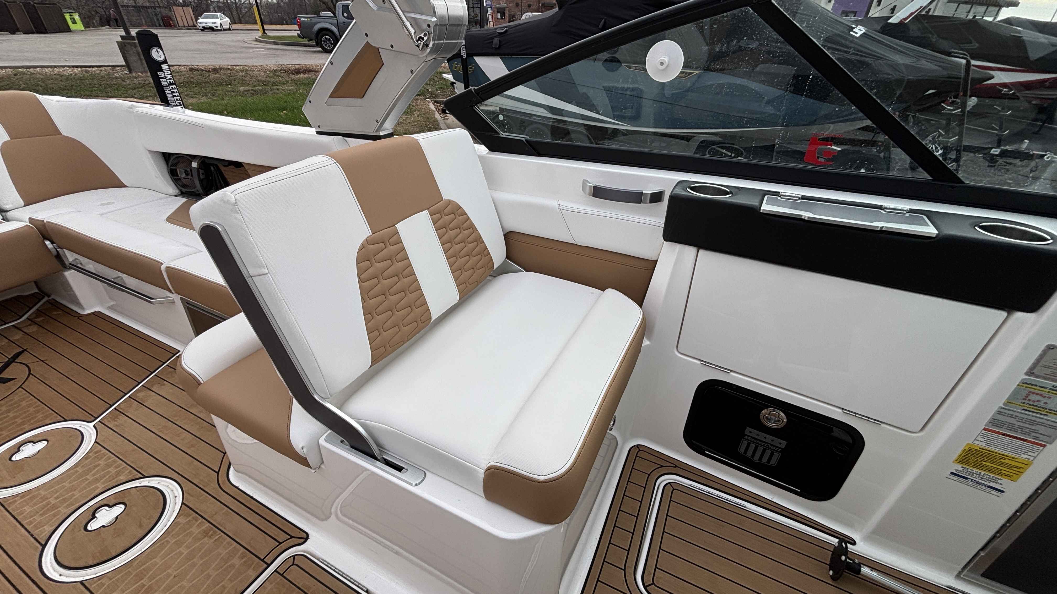 2022 MasterCraft X26 - Image 17