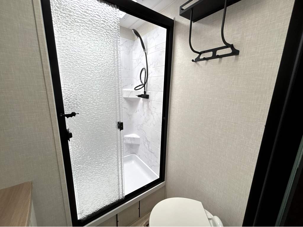 2026 VENTURE RV SPORTTREK 333VFK - Image 22