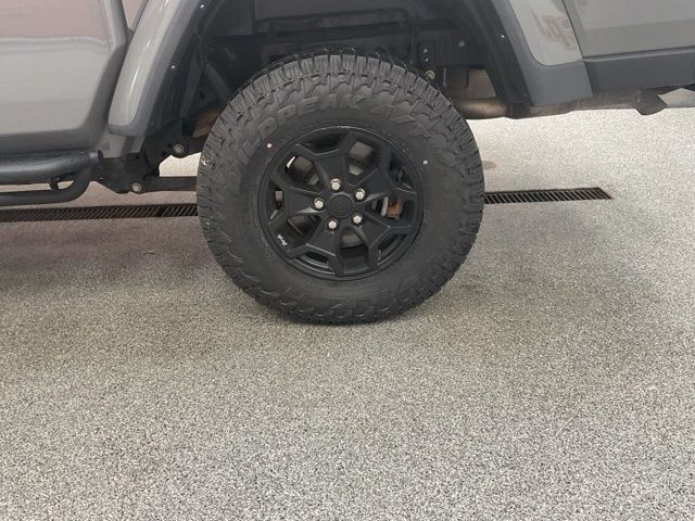 2021 Jeep Gladiator Crew Cab Sport 4WD - Image 10