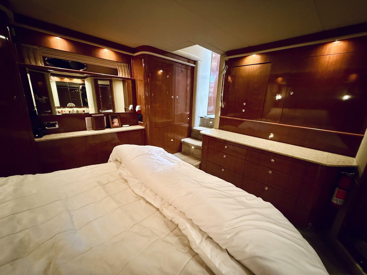 2003 Sea Ray 480 Motor Yacht - Image 63