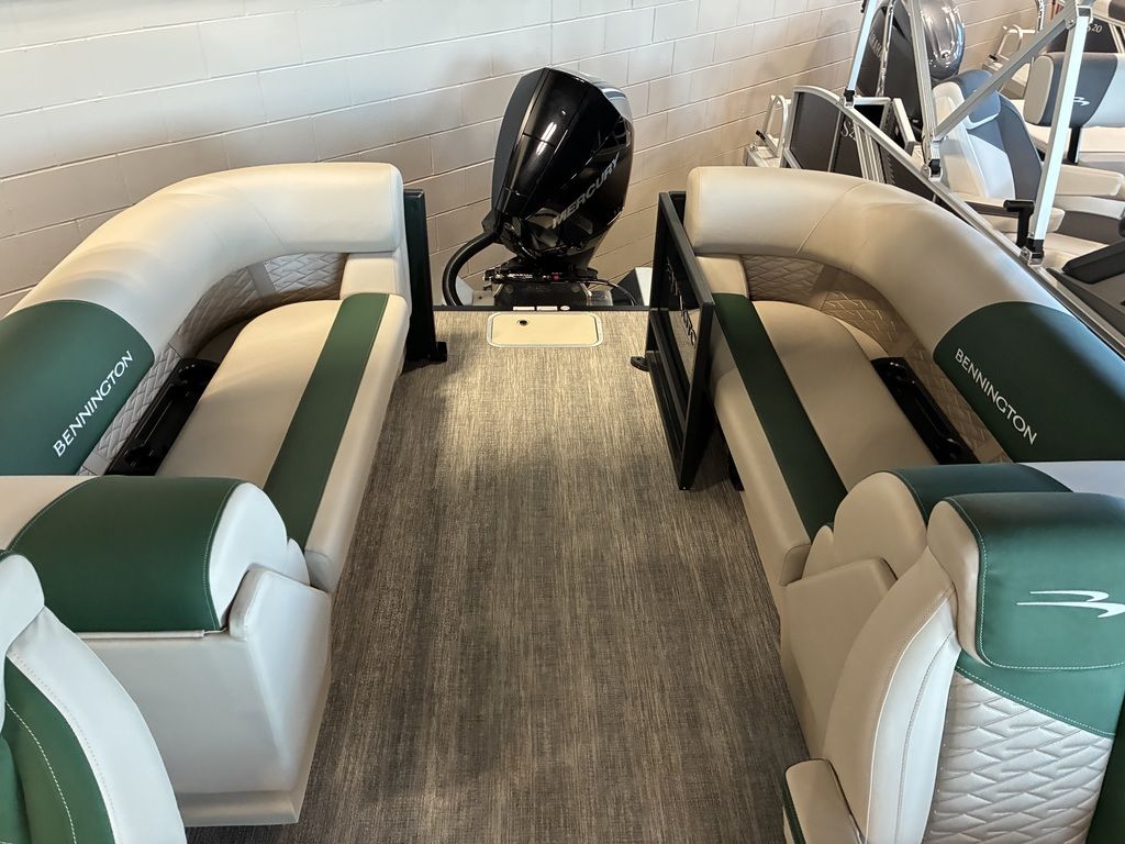 2026 Bennington 23 SSR Tritoon Pontoon - Image 16