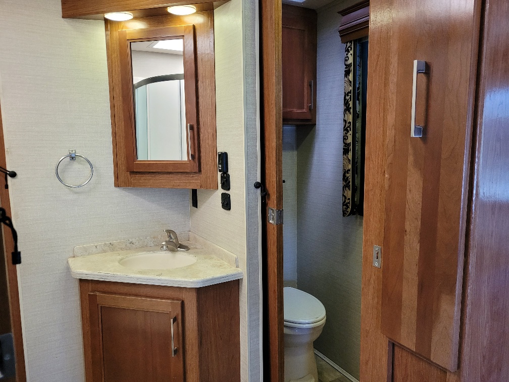 2018 Jayco Seneca 37HJ - Image 14